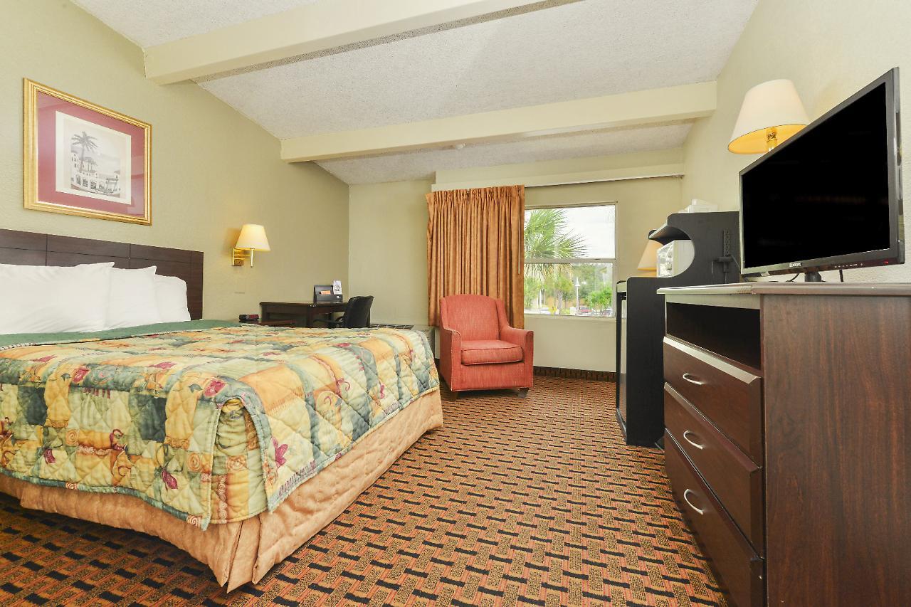 Americas Best Value Inn Sarasota Exterior photo
