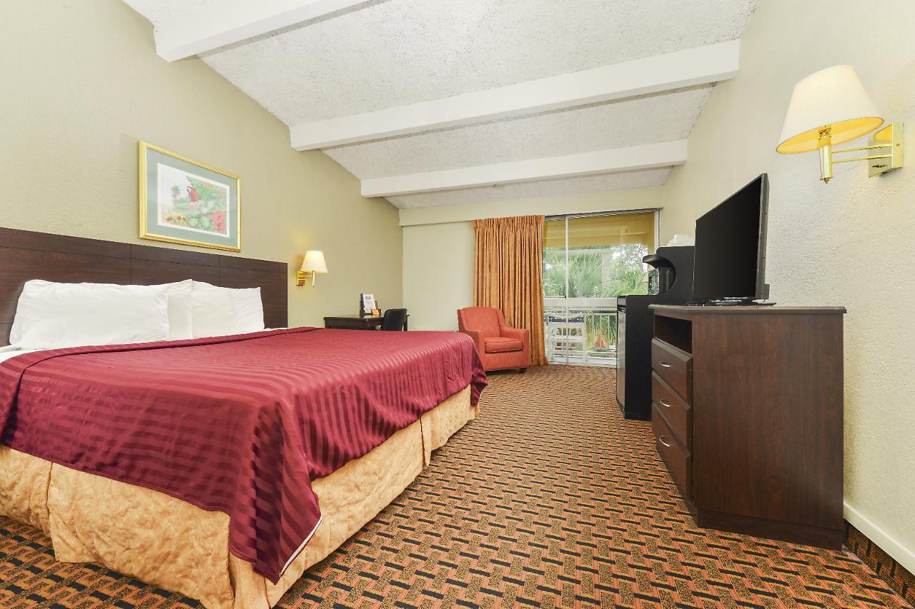 Americas Best Value Inn Sarasota Exterior photo