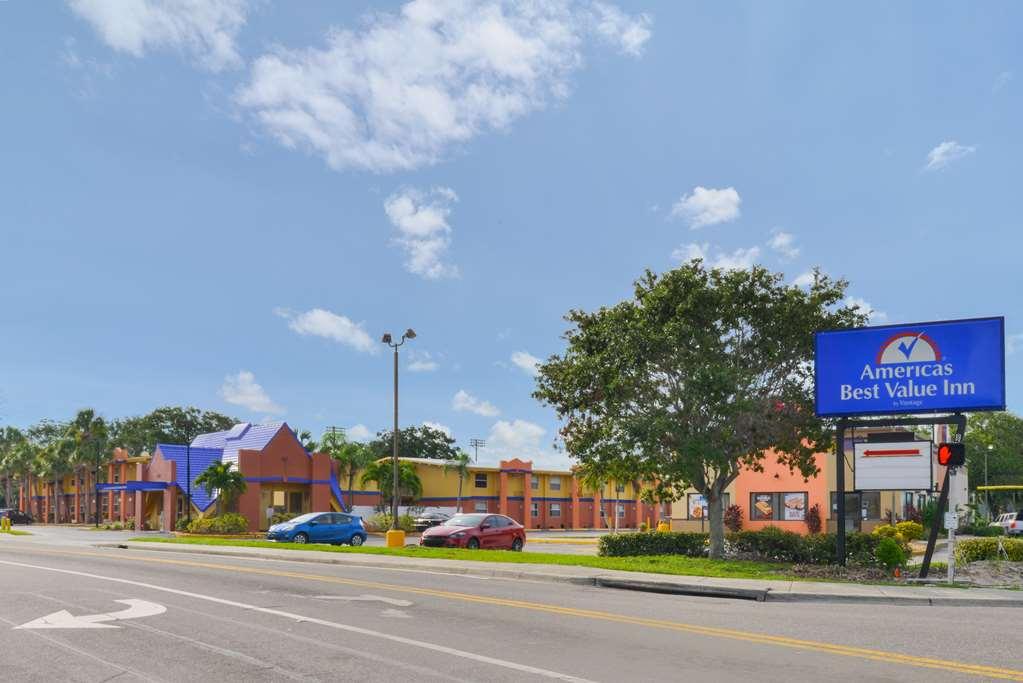 Americas Best Value Inn Sarasota Exterior photo